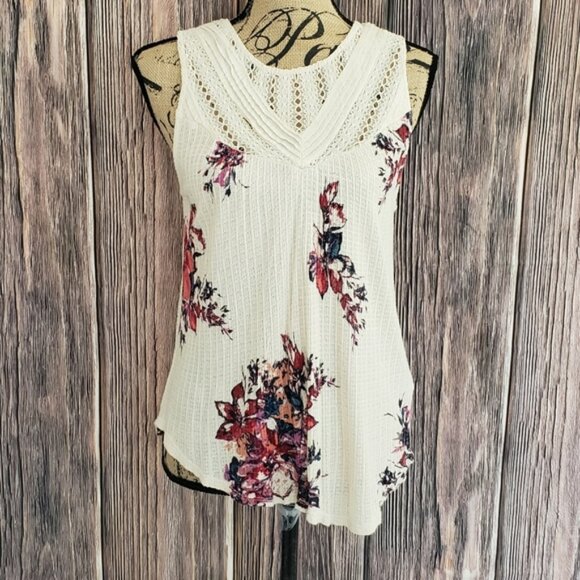 3 for $25 Lucky Brand Floral Sleeveless Top - Picture 1 of 10